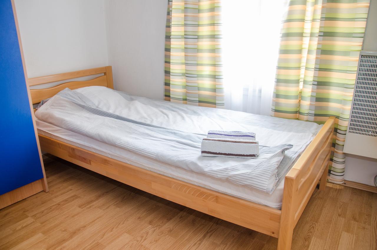 Guesthouse Unique ซาราเยโว ภายนอก รูปภาพ