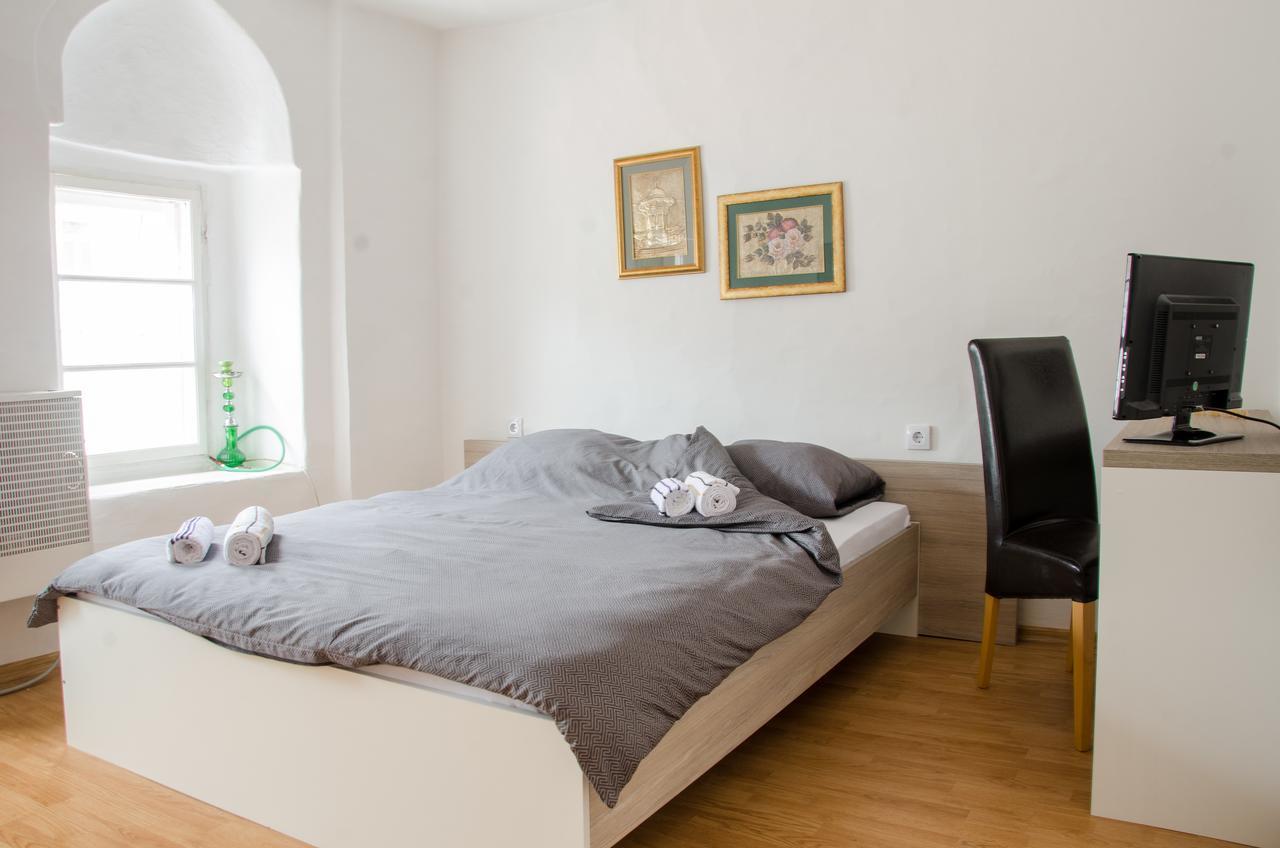 Guesthouse Unique ซาราเยโว ภายนอก รูปภาพ