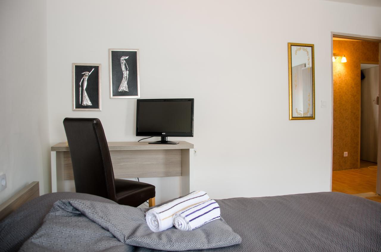 Guesthouse Unique ซาราเยโว ภายนอก รูปภาพ