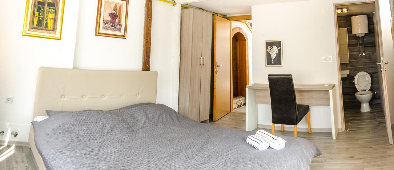 Guesthouse Unique ซาราเยโว ภายนอก รูปภาพ